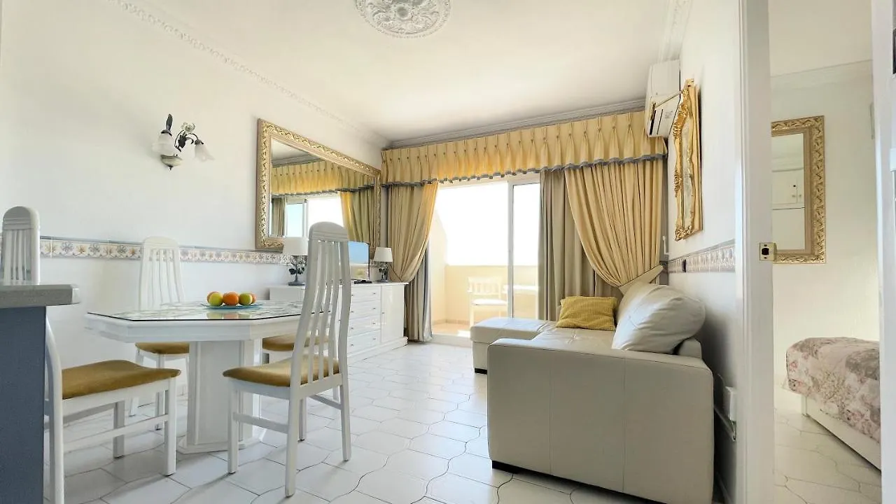 Beautiful Apartment With Sea Views, Benal Beach Benalmádena