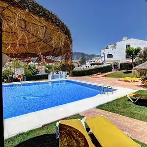 Apartamento Amplio, Soleado Y Con Vista Panorámica A 400 Metros De La Playa, Benalmádena
